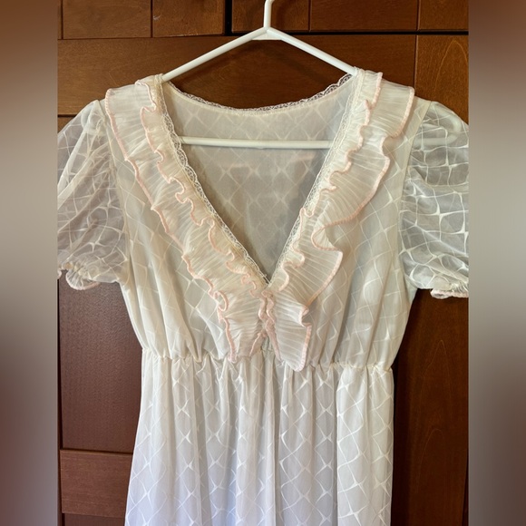 Vintage 60s long nightie - Picture 3 of 3